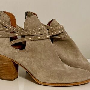 Frye - Women's Naomi Pickstitch Shootie